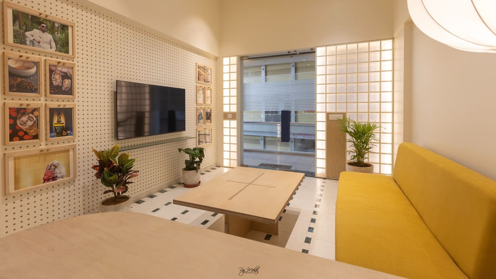 Visiuals By studio
