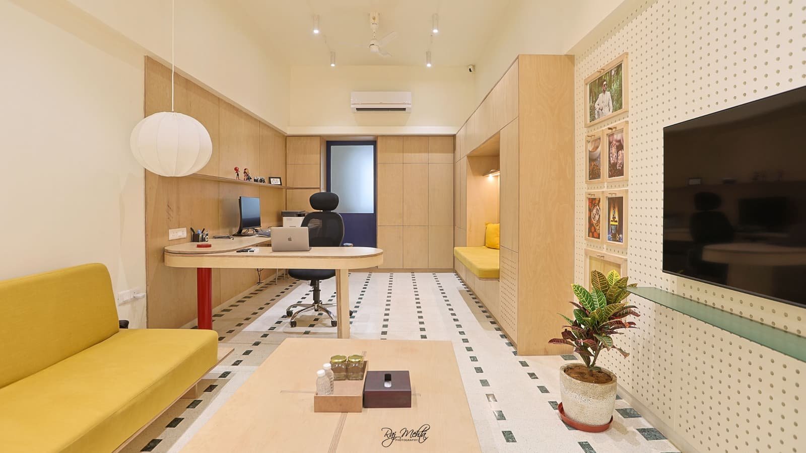 Visiuals By studio
